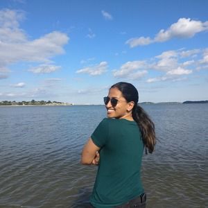 Meet your Posher, Muna